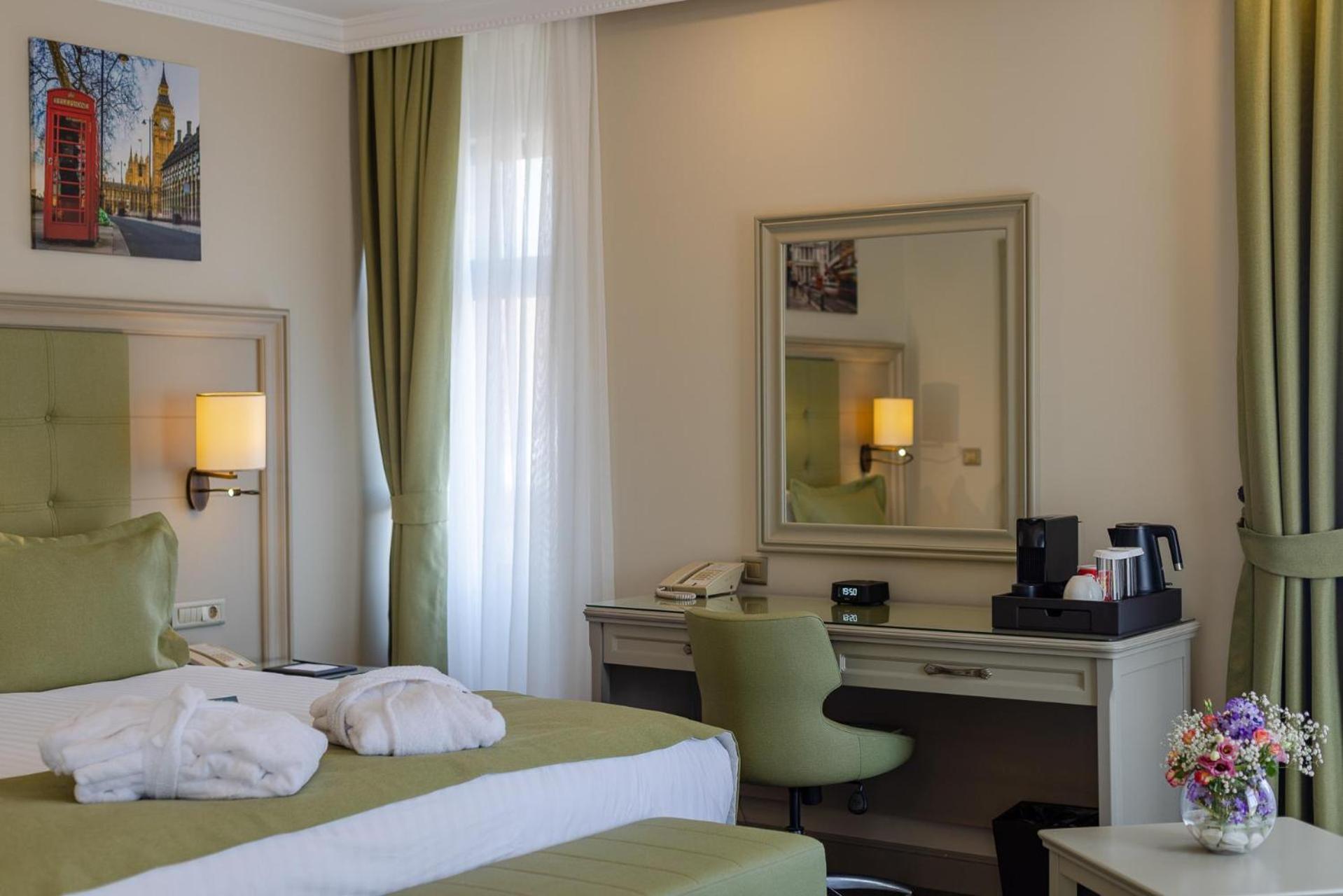 ดิวาน สวีท บาตูมี Hotel บาทูมิ ภายนอก รูปภาพ