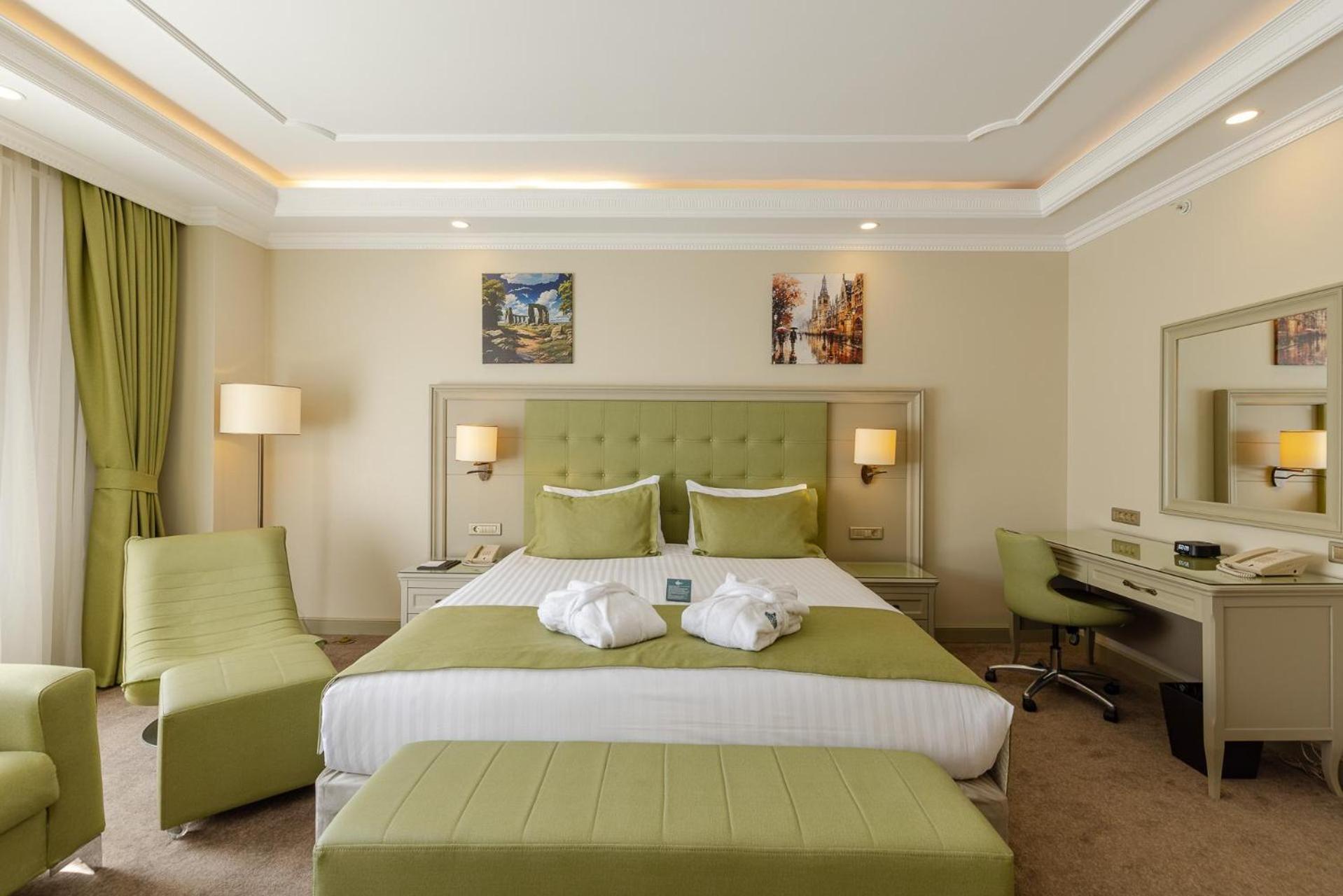 ดิวาน สวีท บาตูมี Hotel บาทูมิ ภายนอก รูปภาพ