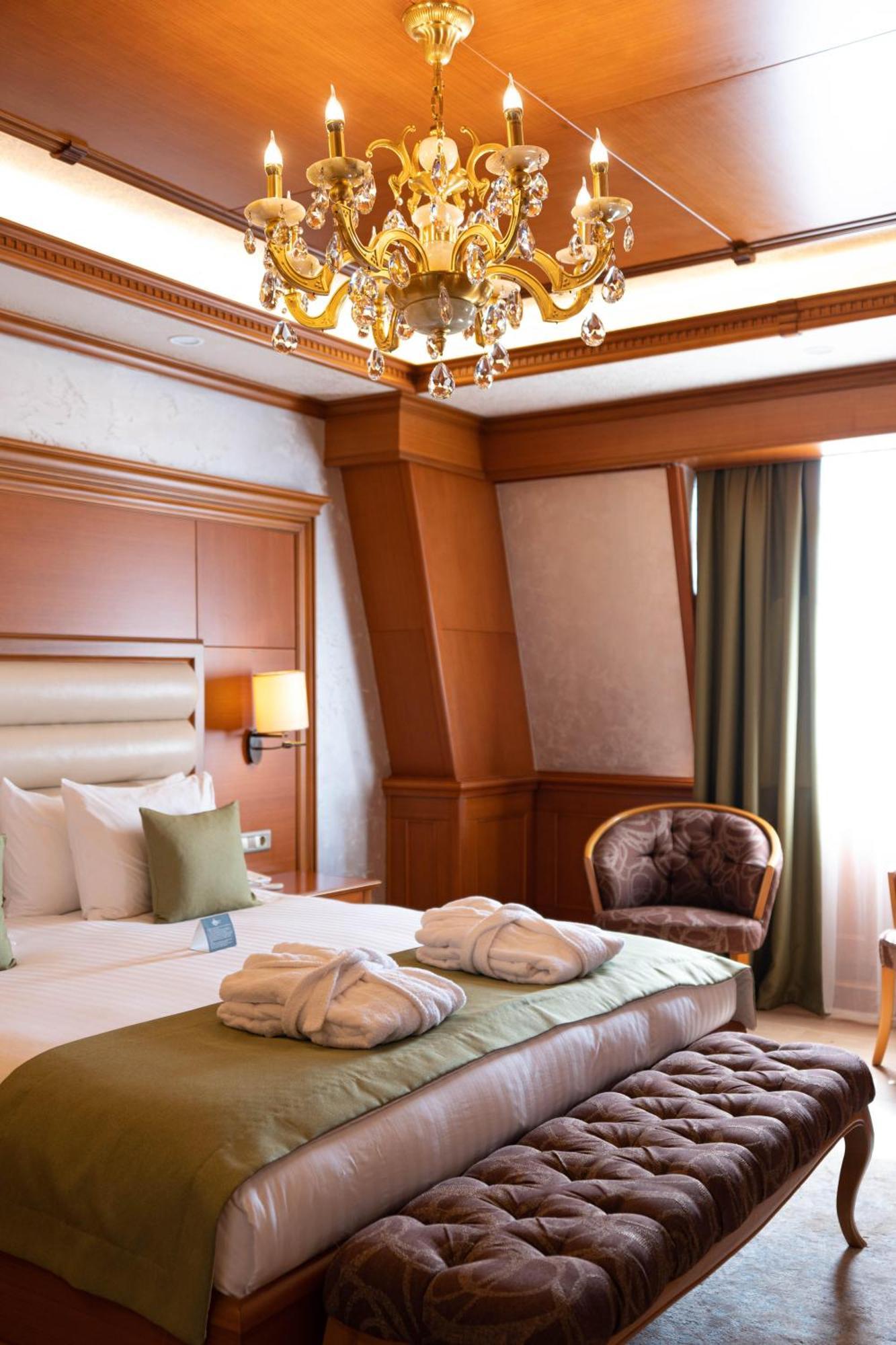 ดิวาน สวีท บาตูมี Hotel บาทูมิ ภายนอก รูปภาพ